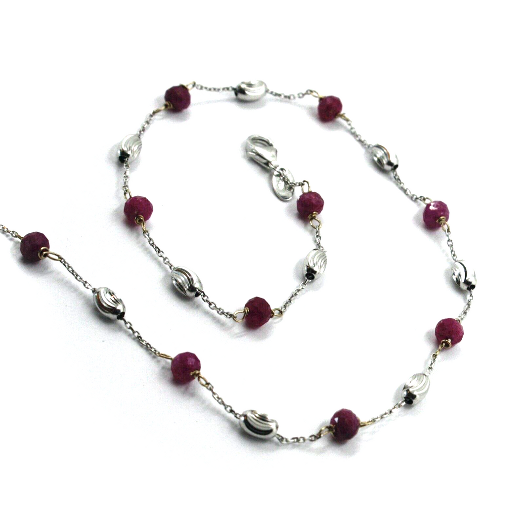 Collier en or blanc 18 carats alternant rubis rouge de 4 mm et ovales blancs facettés de 3 mm, 24