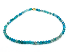 Cargar imagen en el visor de la galería, Collar de oro amarillo de 18 quilates de 24&quot;, esferas de cuentas facetadas de jade azul de 6 mm.
