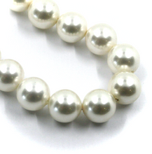 Cargar imagen en el visor de la galería, Pulsera de oro amarillo de 18 quilates de 7,9&quot; con esferas grandes de perlas blancas sintéticas de 10,5 mm.
