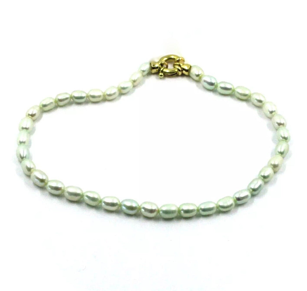 Pulsera de oro amarillo de 18 quilates de 19 cm con perlas verdes ovaladas de agua dulce de grano de arroz de 3,5 x 5 mm.