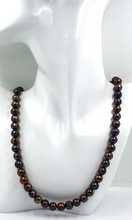 Cargar imagen en el visor de la galería, Collar de oro amarillo de 18 quilates de 24 pulgadas con perlas barrocas de agua dulce de color púrpura oscuro de 9/9,5 mm.
