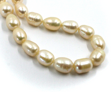 Charger l&#39;image dans la galerie, Collier en or jaune 18 carats, 16 pouces, perles d&#39;eau douce baroques ovales roses en forme de goutte, 8 x 10 mm
