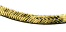 Cargar imagen en el visor de la galería, Pulsera de oro amarillo de 18 quilates con espiga de serpiente plana de 4 mm, 18 cm de largo y 18,1 cm de ancho.

