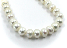 Cargar imagen en el visor de la galería, Collar de oro amarillo de 18 quilates de 20&quot;, perlas blancas de agua dulce barrocas de 8,5/9 mm
