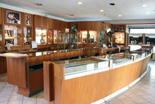 Cargar imagen en el visor de la galería, Collar de oro amarillo de 18 quilates de 20&quot;, perlas blancas barrocas de agua dulce de 6 x 7 mm con forma ovalada.
