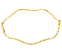 Load image into Gallery viewer, 18K YELLOW GOLD BRACELET ONDULATE BANGLE, 2mm ROUND TUBE, SMOOTH, SAFETY CLOSURE.
