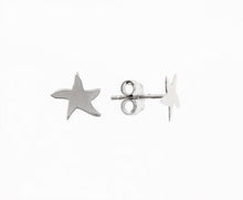 Load image into Gallery viewer, 18k white gold earrings with shiny star starfish worked made in Italy 0.28 in.
