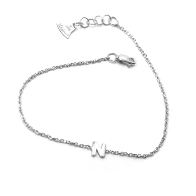 18k white gold rolo thin bracelet with central small 5mm letter initial N.