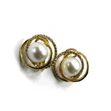 Load image into Gallery viewer, 18k yellow gold clips 16mm earrings alternate flower knot pearls, cubic zirconia.
