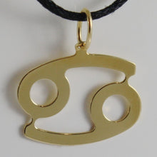 Load image into Gallery viewer, 18k yellow gold zodiac sign pendant, zodiacal flat charm, cancer, made in Italy.
