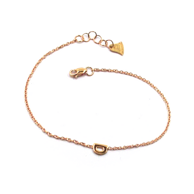 18k rose gold rolo thin bracelet with central small 5mm letter initial D.