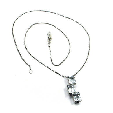 18k white gold emerald aquamarine 3 ct trilogy pendant & venetian chain necklace.