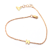 Load image into Gallery viewer, 18k rose gold rolo thin bracelet with central small 5mm letter initial N.
