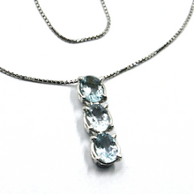 Charger l&#39;image dans la galerie, 18k white gold oval aquamarine 2.50 ct trilogy pendant &amp; venetian chain necklace.

