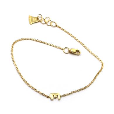 18k yellow gold rolo thin bracelet with central small 5mm letter initial E.