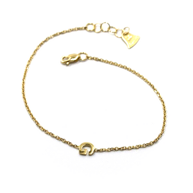 18k yellow gold rolo thin bracelet with central small 5mm letter initial G.