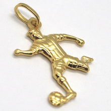 Load image into Gallery viewer, 18K YELLOW GOLD PENDANT CHARM SOCCER PLAYER, MADE IN ITALY, STRIKER.
