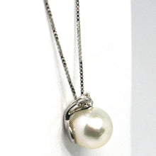 Load image into Gallery viewer, 18k white gold necklace Akoya pearl 7.5 mm and diamond, pendant &amp; venetian chain
