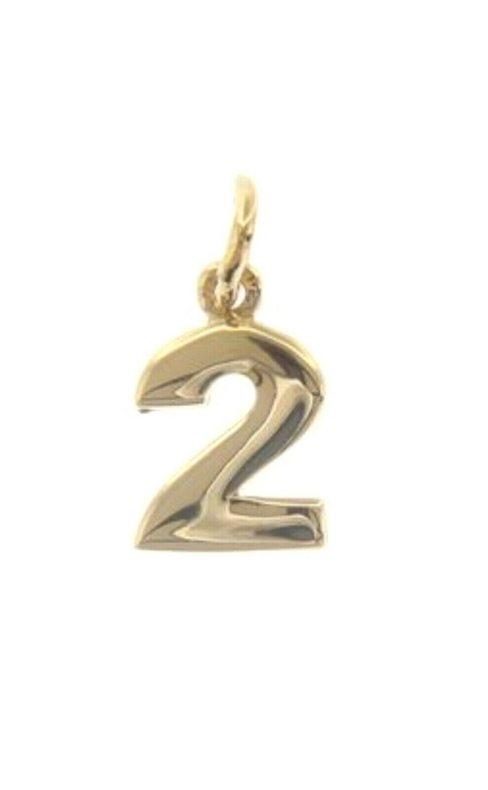 18k yellow gold number 2 two small pendant charm, 0.4