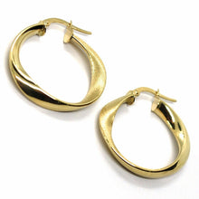 Load image into Gallery viewer, 18K YELLOW GOLD CIRCLE OVAL HOOPS ONDULATE EARRINGS , SATIN &amp; SMOOTH, 27 MM
