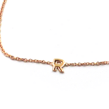Load image into Gallery viewer, 18k rose gold rolo thin bracelet with central small 5mm letter initial R.

