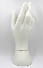 Charger l&#39;image dans la galerie, 18k white gold rolo thin bracelet with central small 5mm letter initial F.
