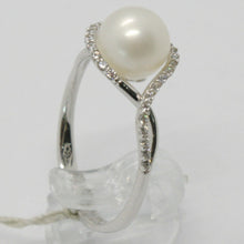 Load image into Gallery viewer, 18k white gold band pearl zirconia ring ondulate, wave, braided.
