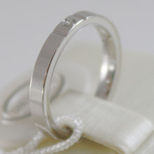 Load image into Gallery viewer, 18k white gold wedding band Unoaerre square comfort ring, diamond made in Italy.
