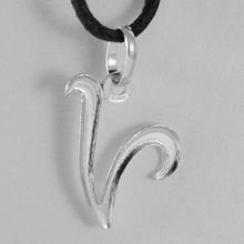 Load image into Gallery viewer, 18k white gold pendant charm initial letter V, made in Italy 0.7 inches, 18 mm.
