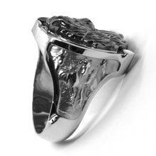 Load image into Gallery viewer, SOLID 18K WHITE BLACK GOLD BAND MAN RING HORSE HEAD HERD HORSESHOE FINELY WORKED

