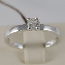 Load image into Gallery viewer, 18k white gold solitaire wedding band squared ring diamond 0.27 made in Italy.
