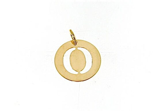 18K YELLOW GOLD LUSTER ROUND MEDAL WITH LETTER O MADE IN ITALY DIAMETER 0.5 IN.