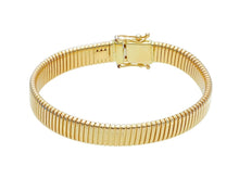 Cargar imagen en el visor de la galería, 18k yellow gold bracelet, elastic, flexible 9mm striped bangle flat with closure.
