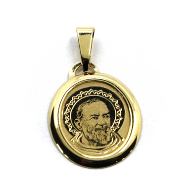 18k yellow gold oval flat medal 15x17mm Saint Padre Pio of Pietrelcina pendant.