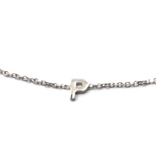 Load image into Gallery viewer, 18k white gold rolo thin bracelet with central small 5mm letter initial P.
