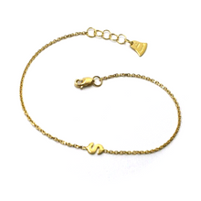 Load image into Gallery viewer, 18k yellow gold rolo thin bracelet with central small 5mm letter initial S.
