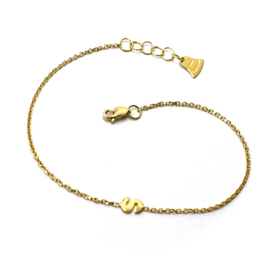 18k yellow gold rolo thin bracelet with central small 5mm letter initial S.