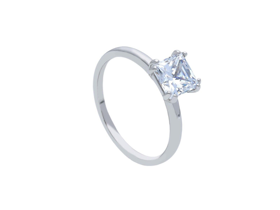 18K WHITE GOLD BAND SOLITAIRE ENGAGEMENT RING, CENTRAL 5mm PRINCESS CUT ZIRCONIA.