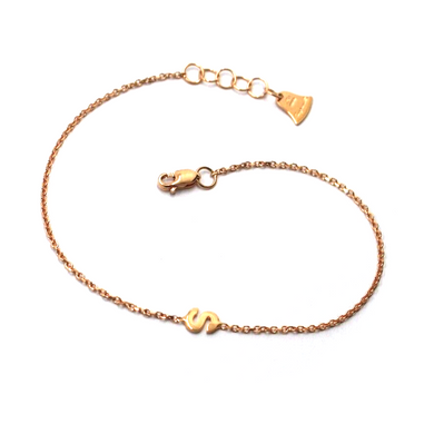 18k rose gold rolo thin bracelet with central small 5mm letter initial S.