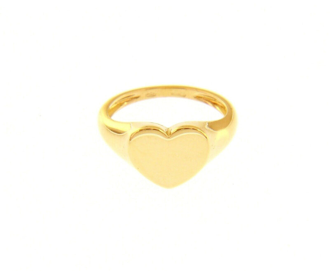 18K YELLOW GOLD BAND SMOOTH CHEVALIER RING, CENTRAL 10mm HEART, MADE IN ITALY.