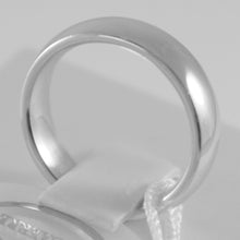 Load image into Gallery viewer, 18k white gold wedding band Unoaerre comfort ring marriage 5 mm, made in Italy.
