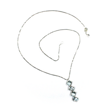 Charger l&#39;image dans la galerie, 18k white gold oval four aquamarine 3.20 ct 30mm pendant venetian chain necklace.
