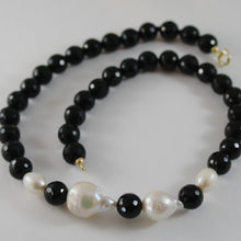 Load image into Gallery viewer, 18k yellow gold necklace big drop baroque pearl 20 mm &amp; onyx 10 mm made in Italy
