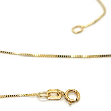 Load image into Gallery viewer, 18K YELLOW GOLD MINI NECKLACE, FLAT CAT HEART PENDANT 0.9&quot; VENETIAN CHAIN 17.7&quot;.
