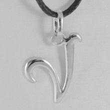 Load image into Gallery viewer, 18k white gold pendant charm initial letter V, made in Italy 0.7 inches, 18 mm.
