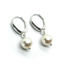 Load image into Gallery viewer, solid 18k white gold pendant leverback earrings, akoya pearls diameter 7.5/8 mm.
