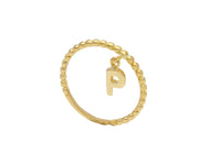 18K YELLOW GOLD RING, SMALL 1mm SQUARES WIRE AND 5mm LETTER INITIAL P PENDANT.