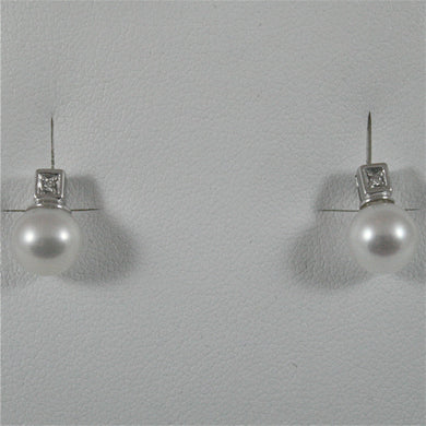 18k white gold diamonds (ct 0.04) earrings with white pearls, made in Italy.
