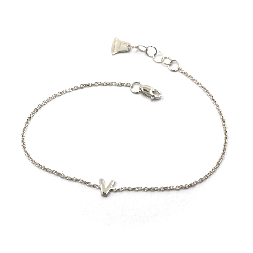 18k white gold rolo thin bracelet with central small 5mm letter initial V.