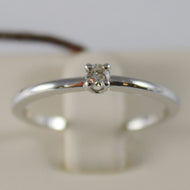 18K WHITE GOLD SOLITAIRE WEDDING BAND THIN STEM RING DIAMOND 0.07 MADE IN ITALY.